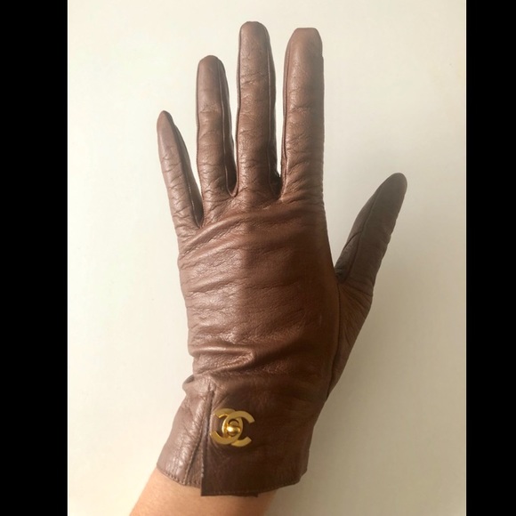 CHANEL Accessories - Chanel gold CC turn lock brown leather gloves